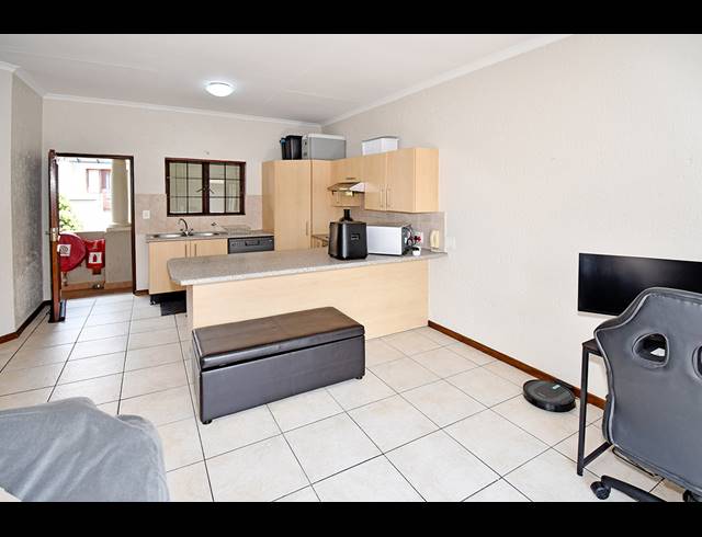 1 BEDROOM APARTMENT TO LET IN PAULSHOF